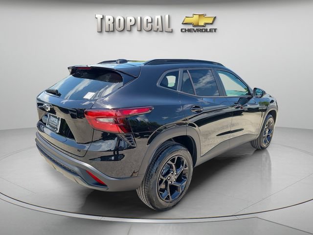 New 2026 Chevrolet Trax LT w/ Midnight Edition FWD image 5