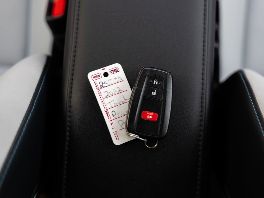 Used 2022 Toyota Prius XLE FWD image 26