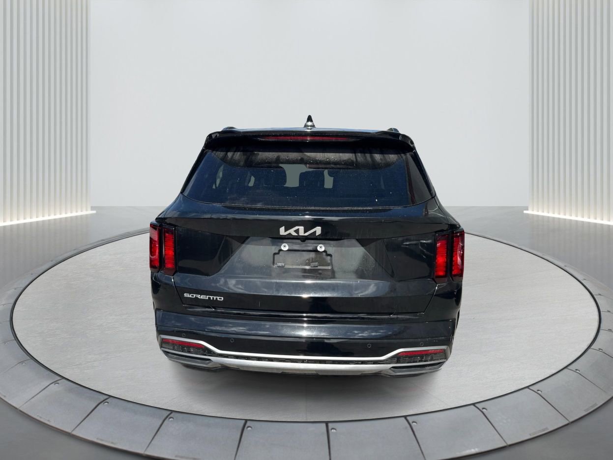 Used 2023 Kia Sorento S image 7