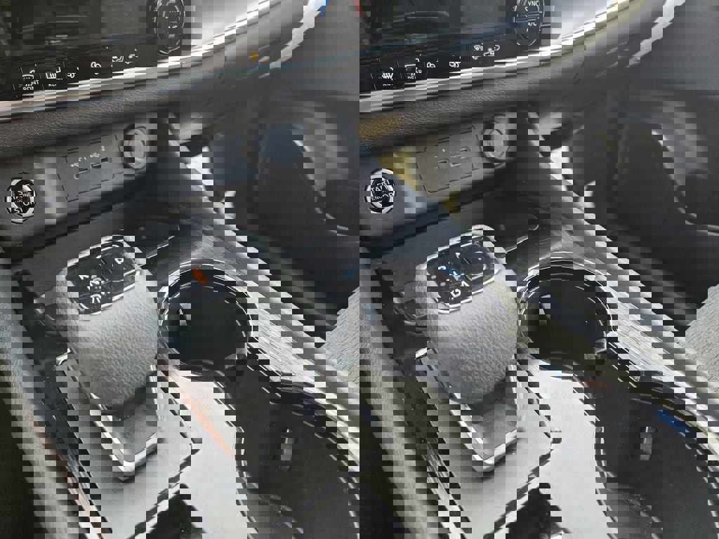 Used 2023 Nissan Rogue SV image 14