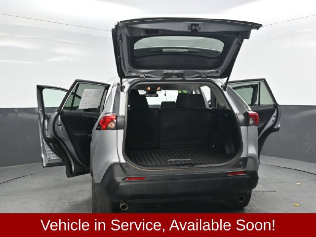 Used 2021 Toyota RAV4 LE AWD/4WD image 46