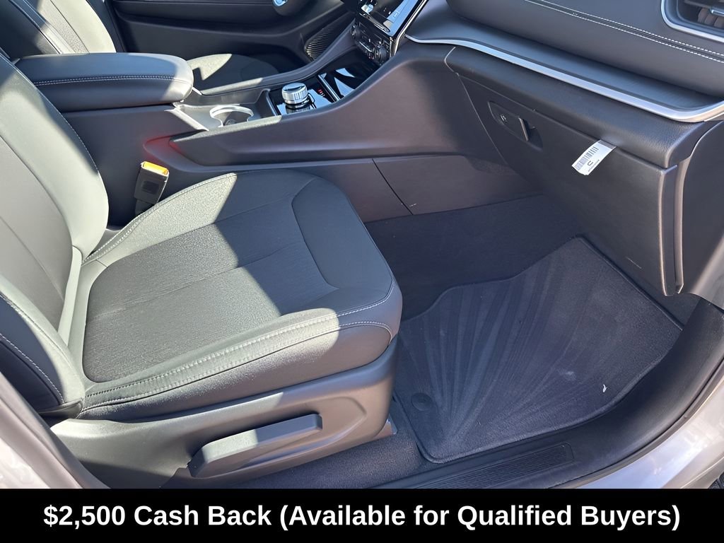 New 2026 Jeep Grand Cherokee Laredo RWD image 18