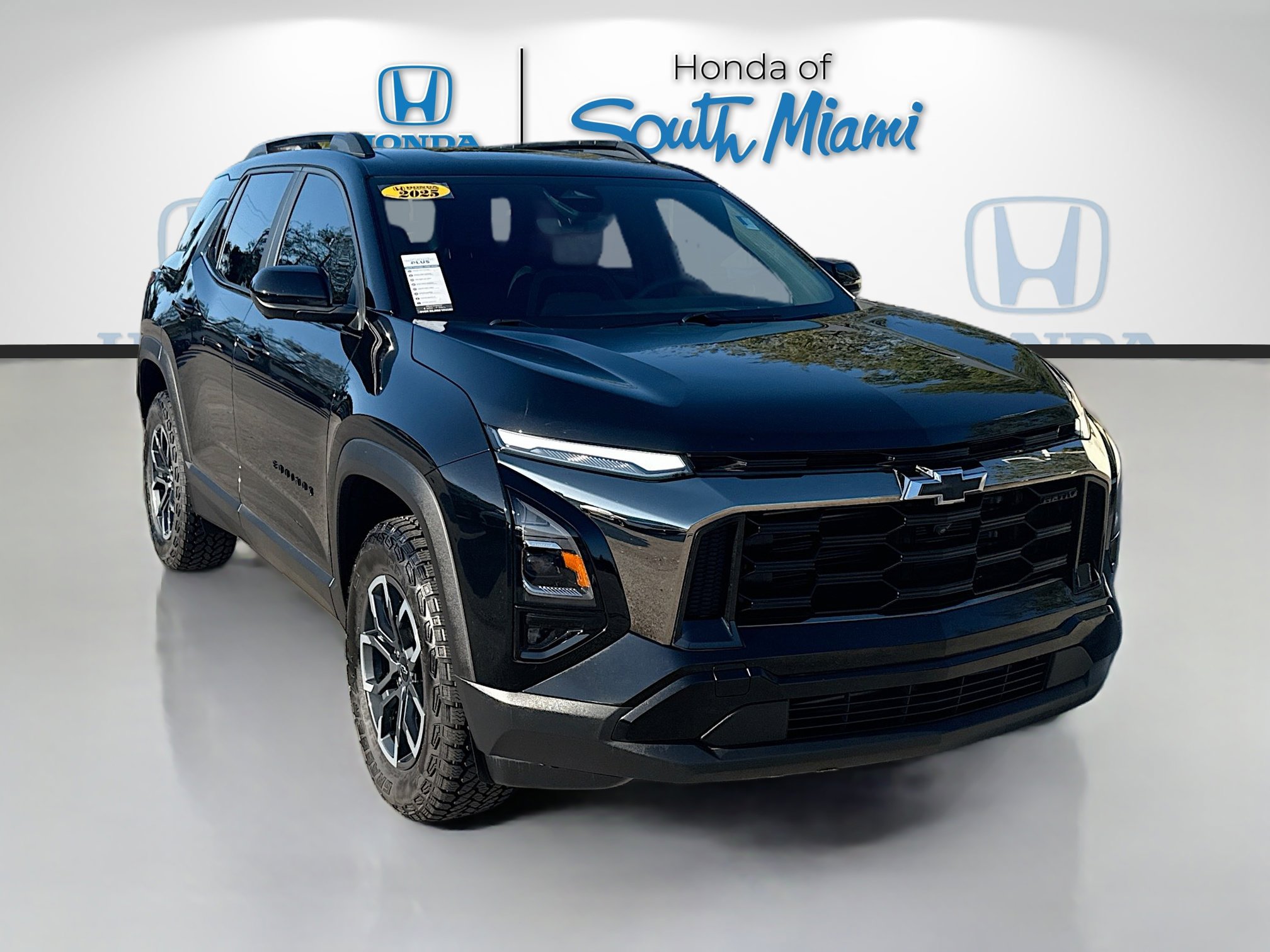 Used 2025 Chevrolet Equinox ACTIV w/ Safety and Technology Package image 1