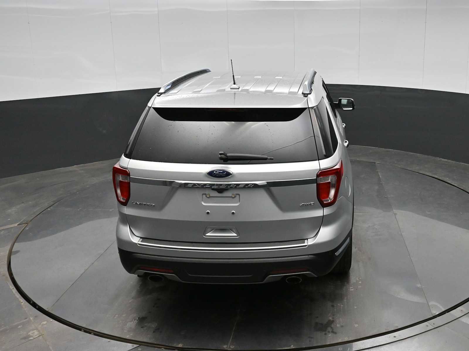 Used 2018 Ford Explorer Limited image 26