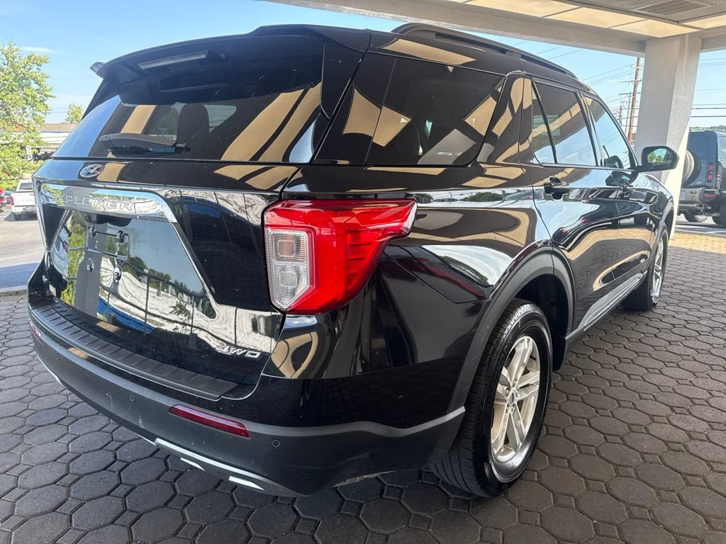 Used 2024 Ford Explorer XLT w/ Equipment Group 202A AWD/4WD image 6