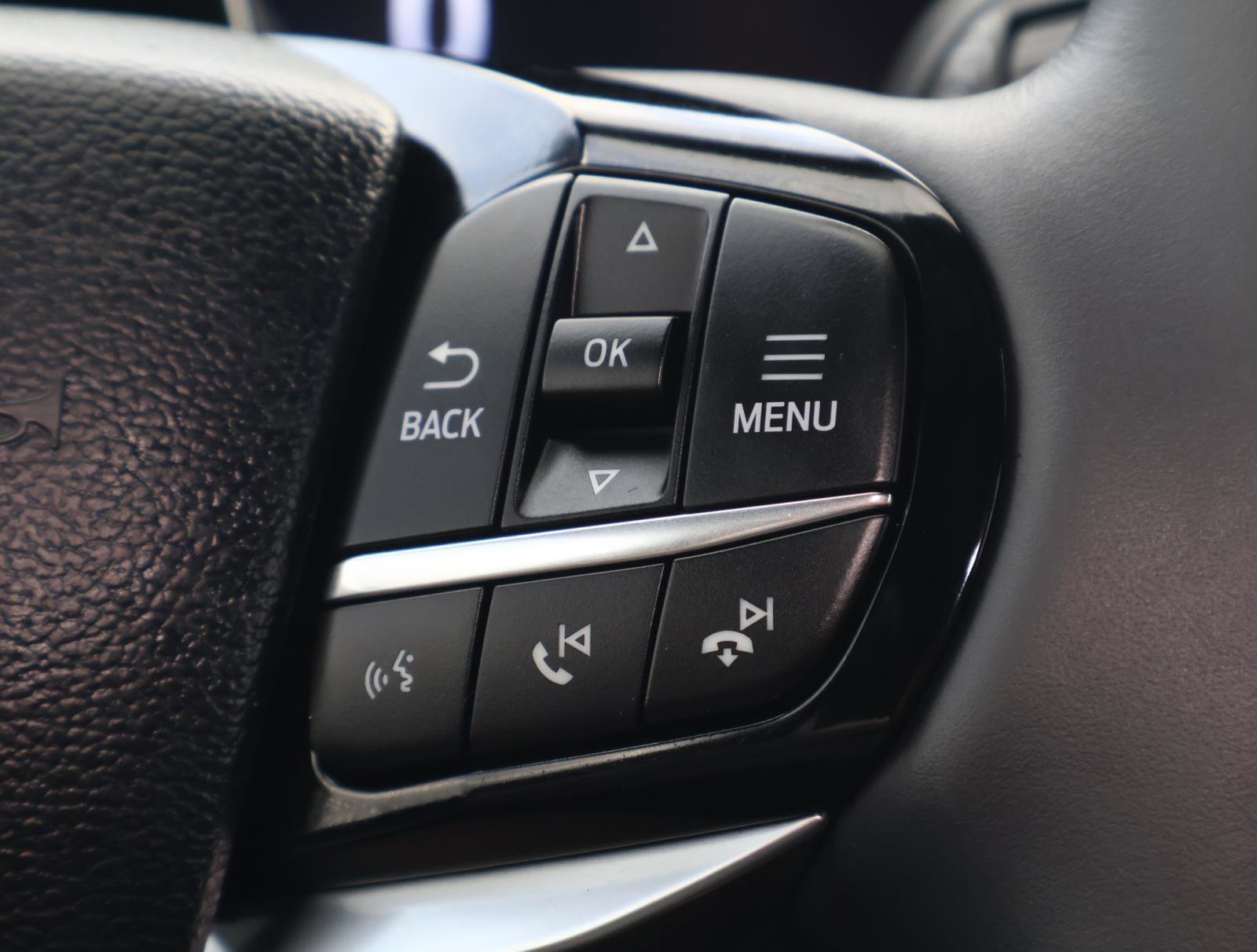 Used 2025 Ford Explorer Platinum w/ Ultimate Package RWD image 29
