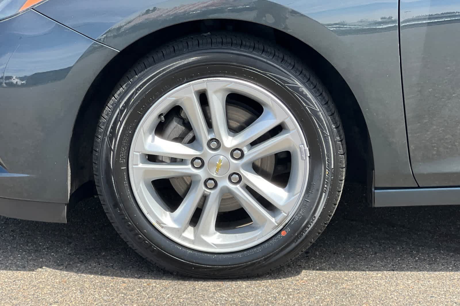 Used 2018 Chevrolet Cruze LT FWD image 28