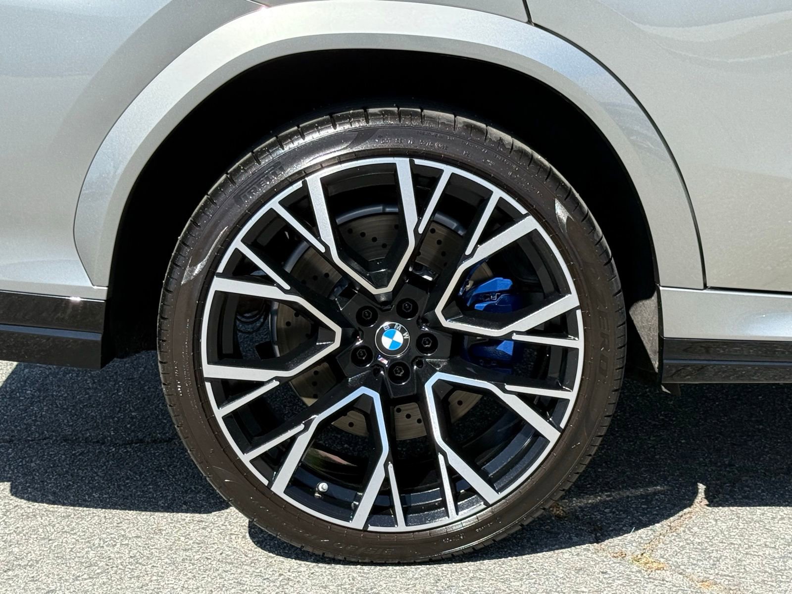 Used 2020 BMW X6 M Competition w/ Executive Package image 17