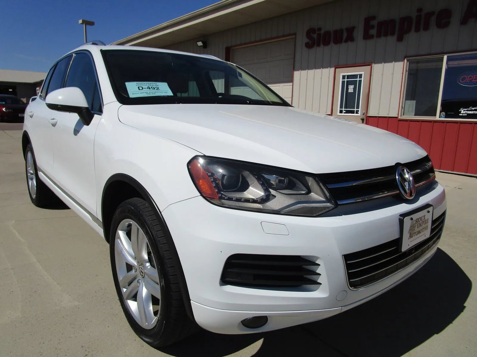 Used 2014 Volkswagen Touareg Executive AWD/4WD image 3