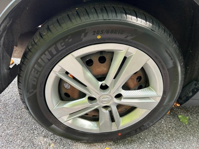 Used 2020 Nissan Kicks S FWD image 35