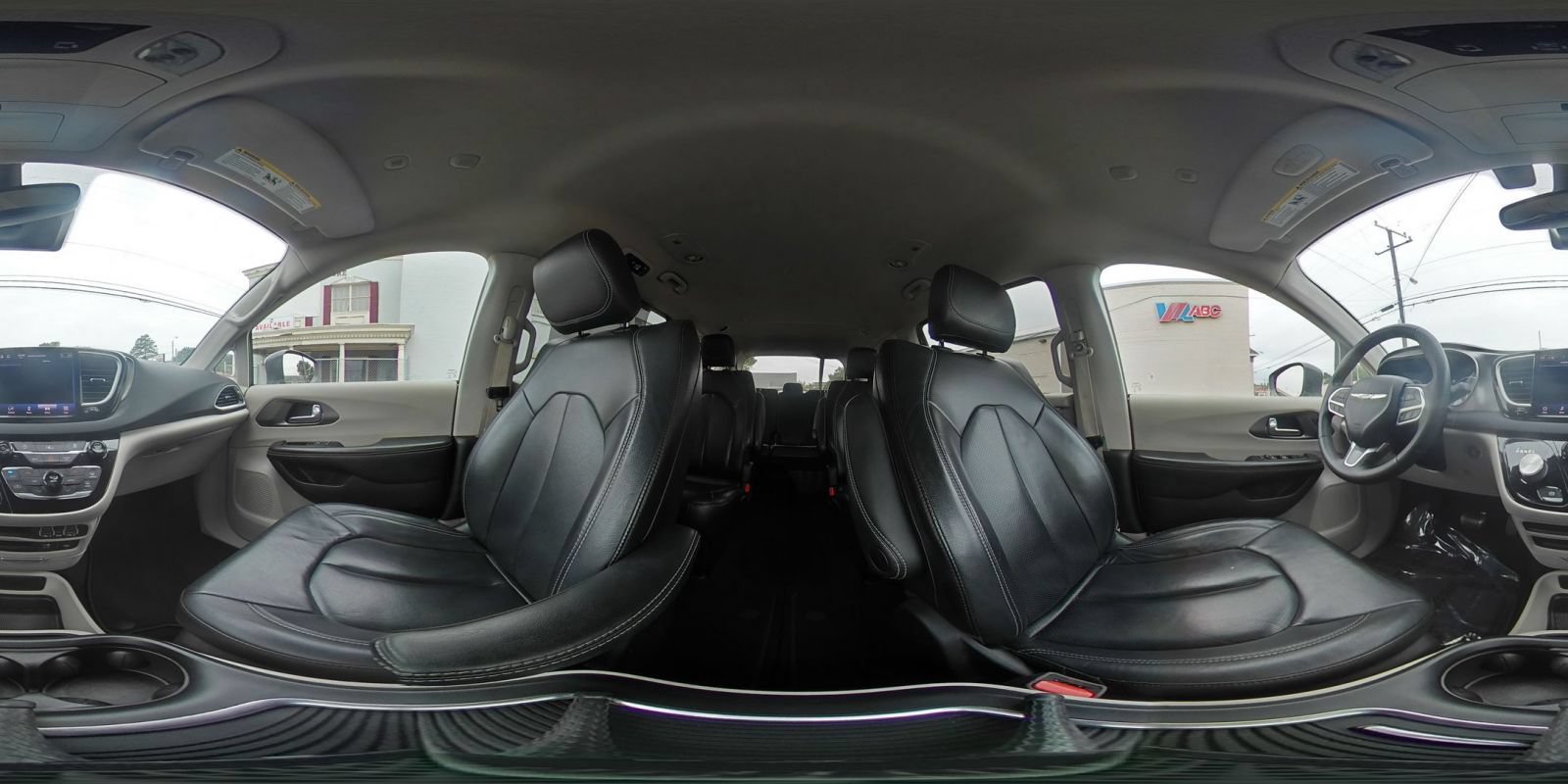 Used 2022 Chrysler Pacifica Touring-L FWD image 45