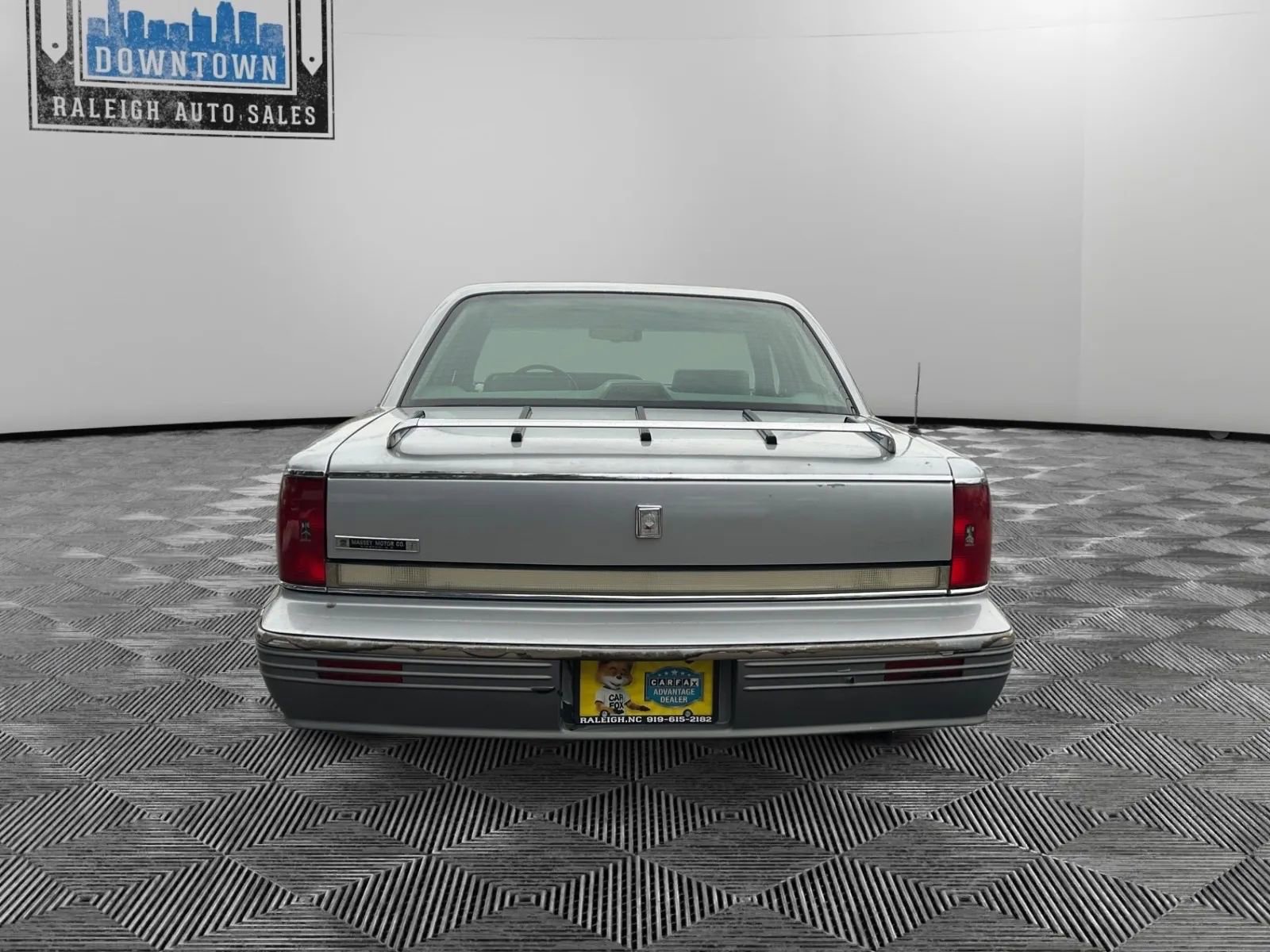 Used 1992 Oldsmobile Ninety-Eight Regency Elite image 5