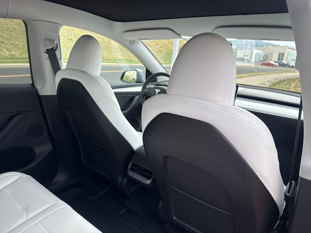 Used 2025 Tesla Model Y Performance image 21