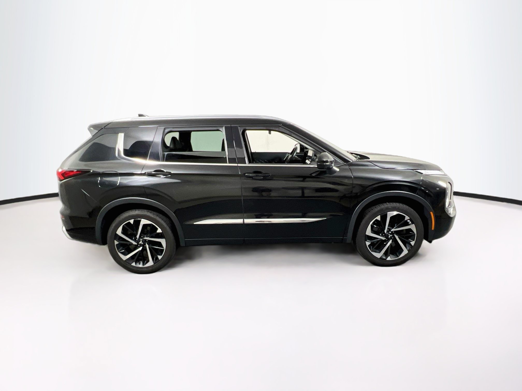 Used 2022 Mitsubishi Outlander SEL FWD image 4
