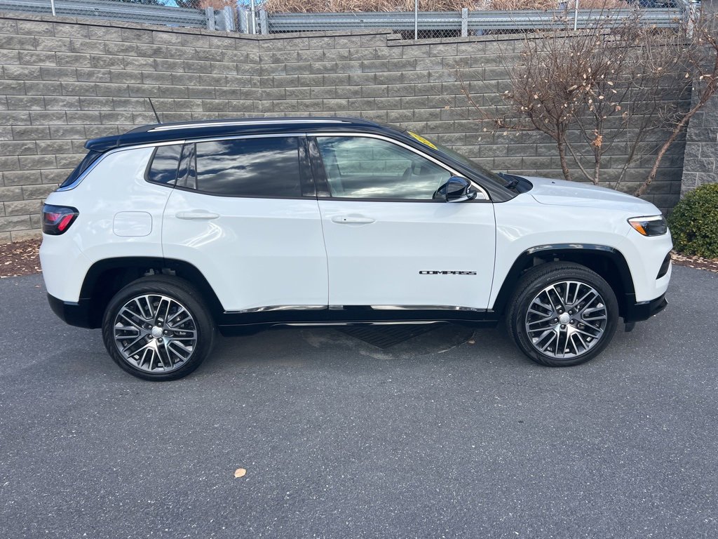 Used 2022 Jeep Compass Limited w/ Elite Group image 3