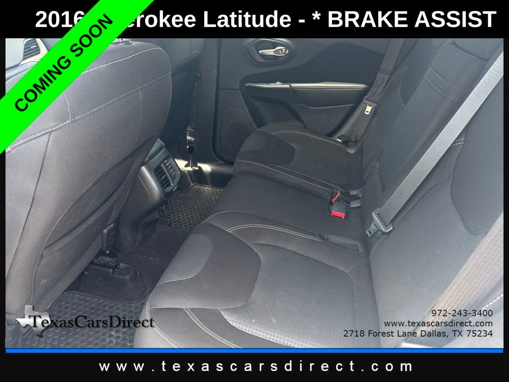 Used 2016 Jeep Cherokee Latitude w/ Safety/Convenience Group AWD/4WD image 8