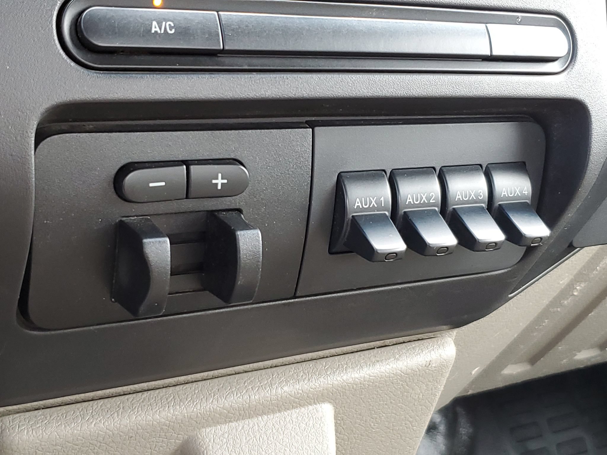 Used 2009 Ford F350 XL RWD image 19