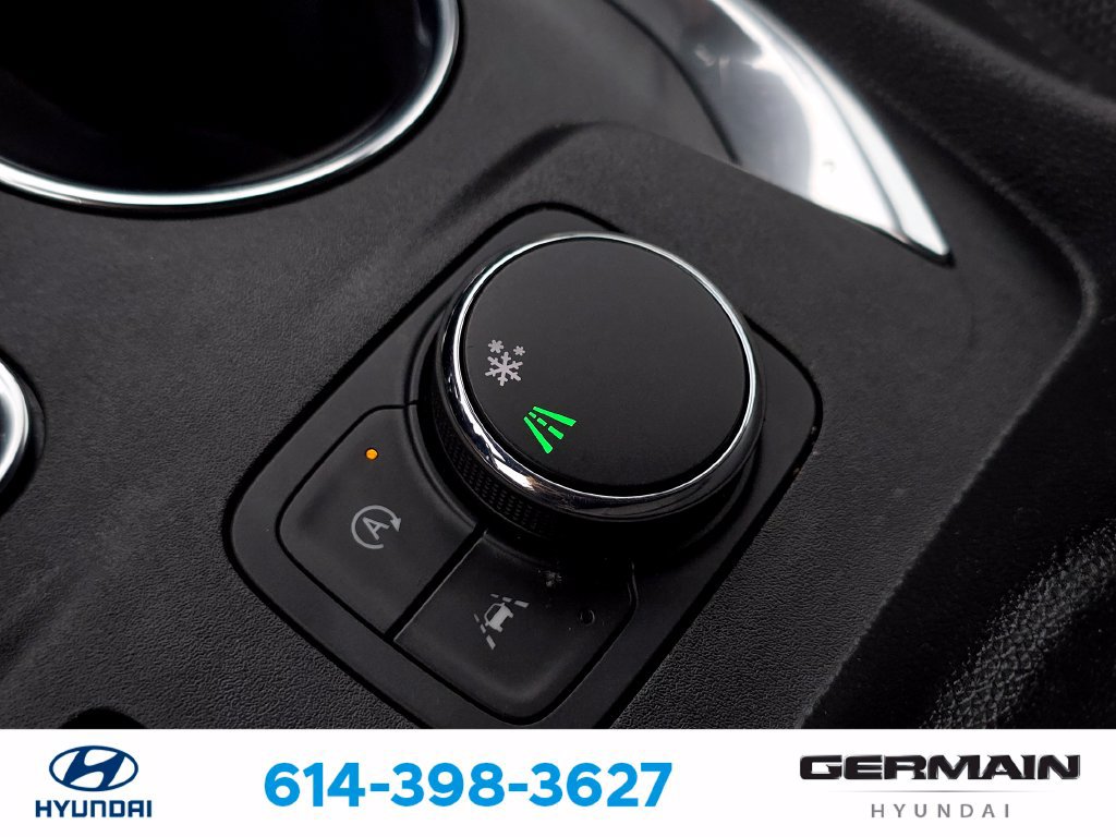 Used 2023 Chevrolet Traverse LT FWD image 32