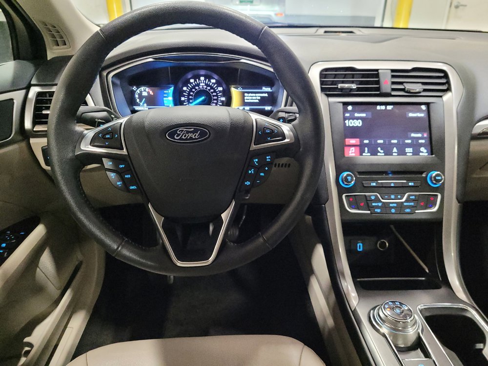 Used 2018 Ford Fusion SE w/ Fusion SE Technology Package AWD/4WD image 22