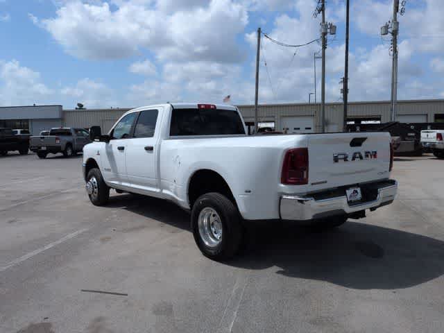 New 2026 RAM 3500 Big Horn AWD/4WD image 6