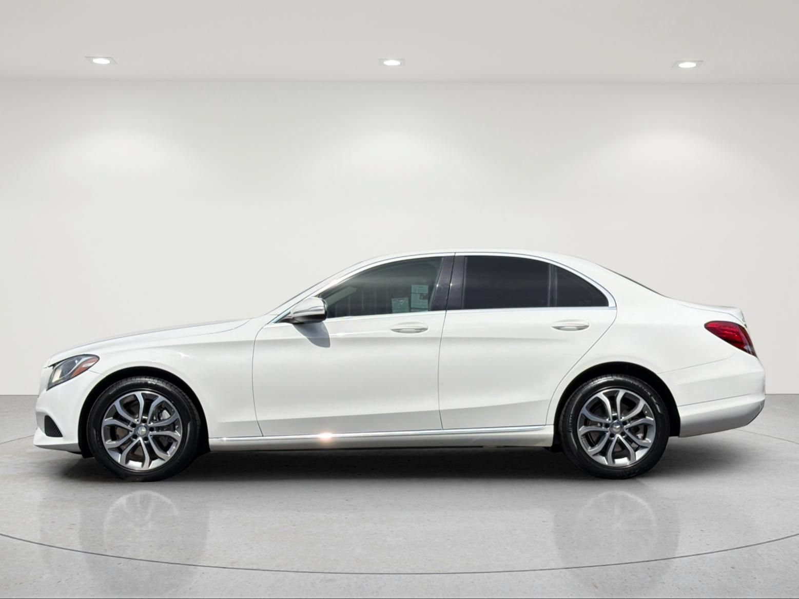 Used 2015 Mercedes-Benz C 300 4MATIC Sedan image 2