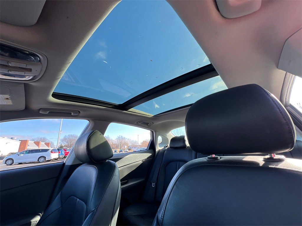 Used 2016 Kia Optima EX w/ Premium Package image 28