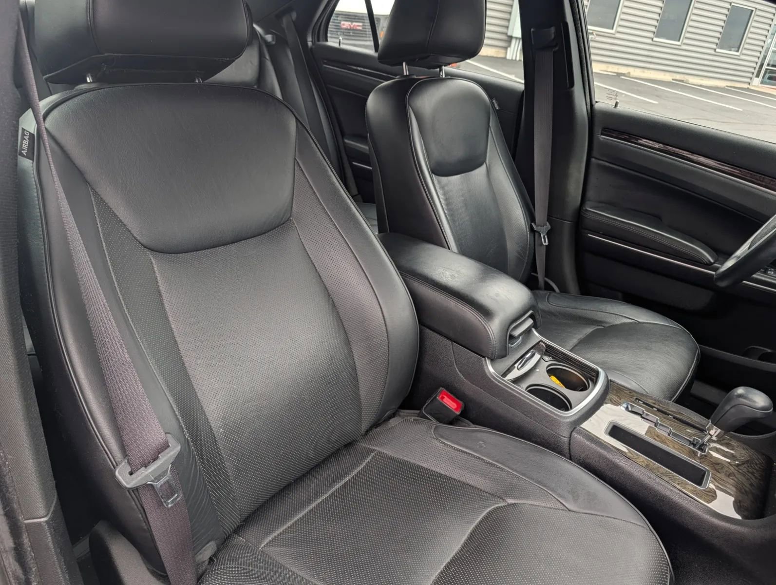 Used 2014 Chrysler 300 C image 12