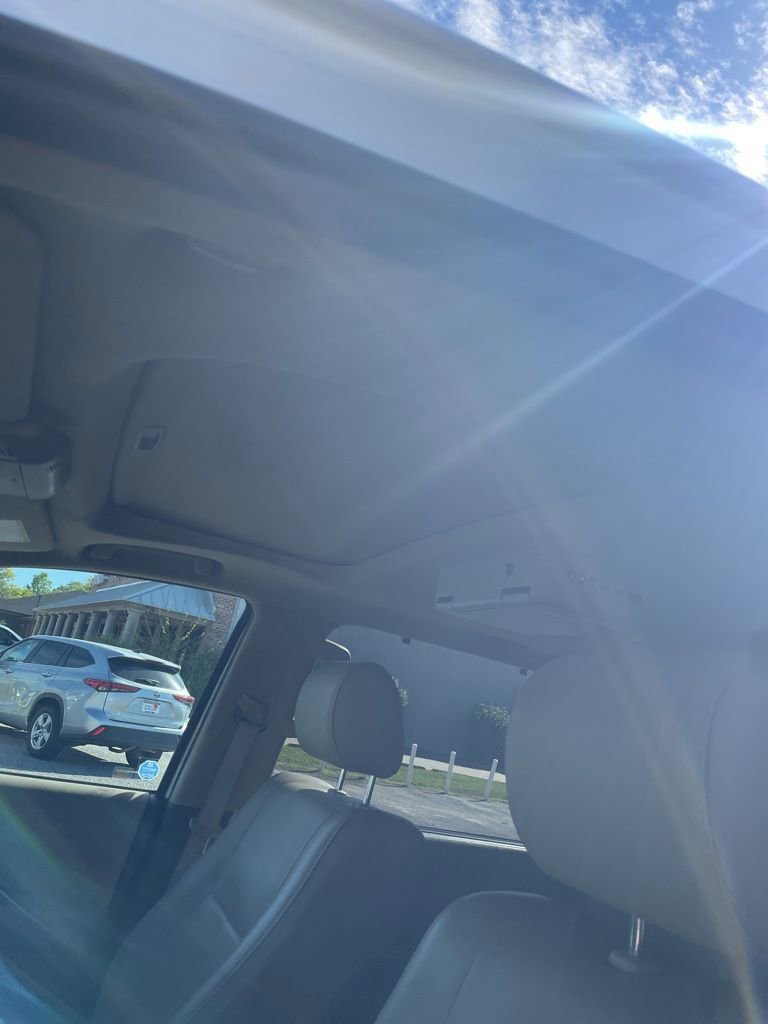 Used 2019 Toyota Sequoia Limited w/ Safety & Convenience Package image 10