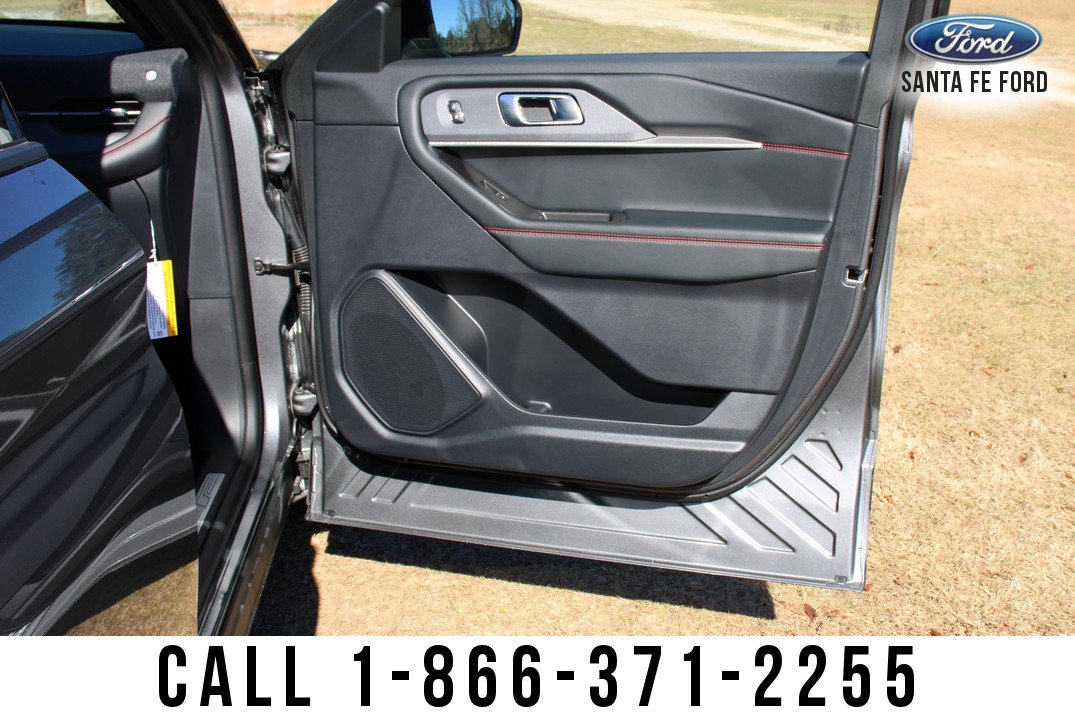 Used 2025 Ford Explorer ST-Line w/ Premium Package RWD image 54