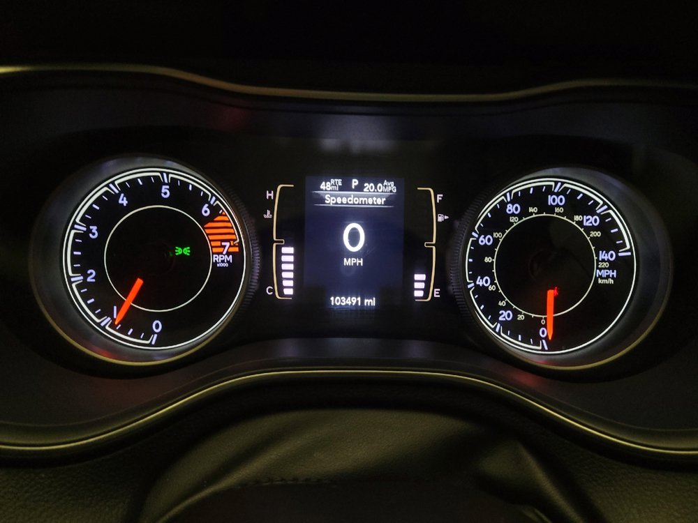 Used 2019 Jeep Cherokee Latitude Plus w/ Comfort/Convenience Group FWD image 23