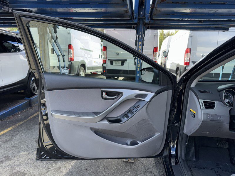 Used 2015 Hyundai Elantra SE w/ Option Group 02 image 10