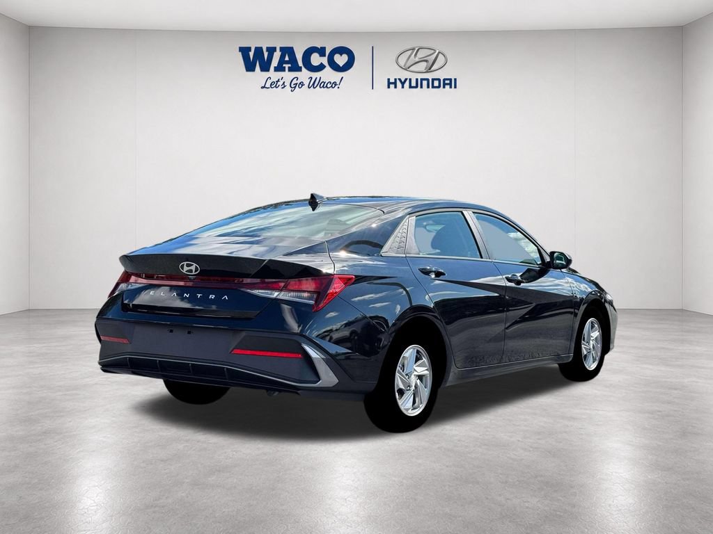 Used 2026 Hyundai Elantra SE FWD image 9