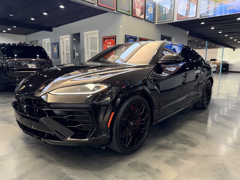 Used 2025 Lamborghini Urus SE