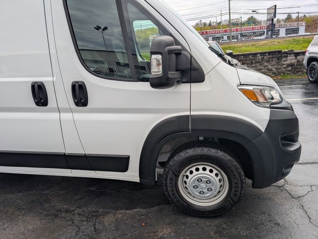 Used 2025 RAM ProMaster 2500 w/ Convenience Group FWD image 10