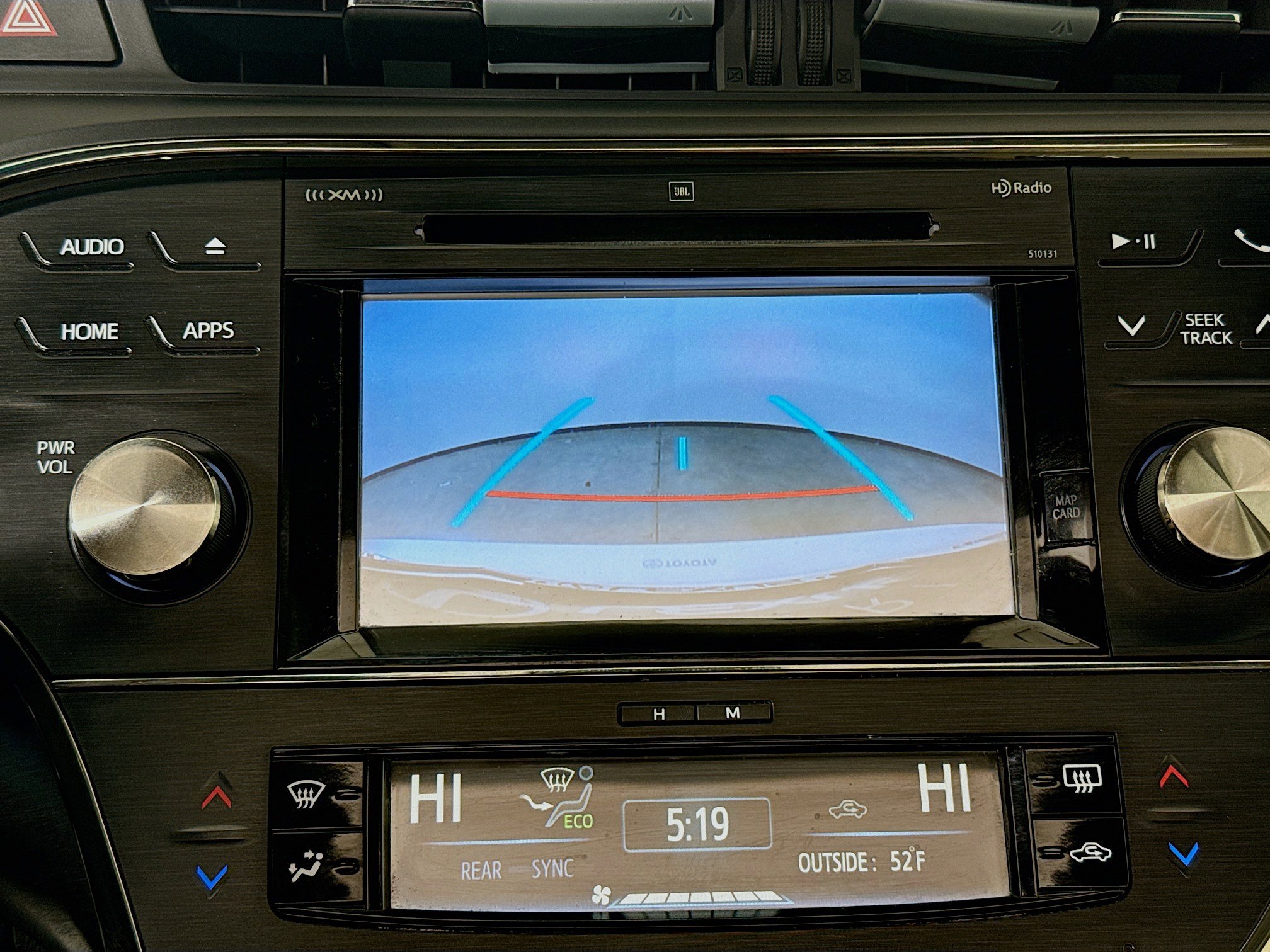 Used 2018 Toyota Avalon Limited image 17