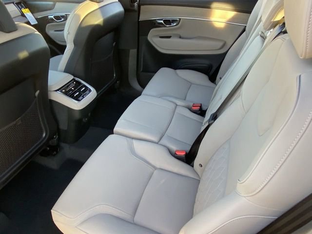 New 2026 Volvo XC90 B6 Plus w/ Protection Package Premier image 17
