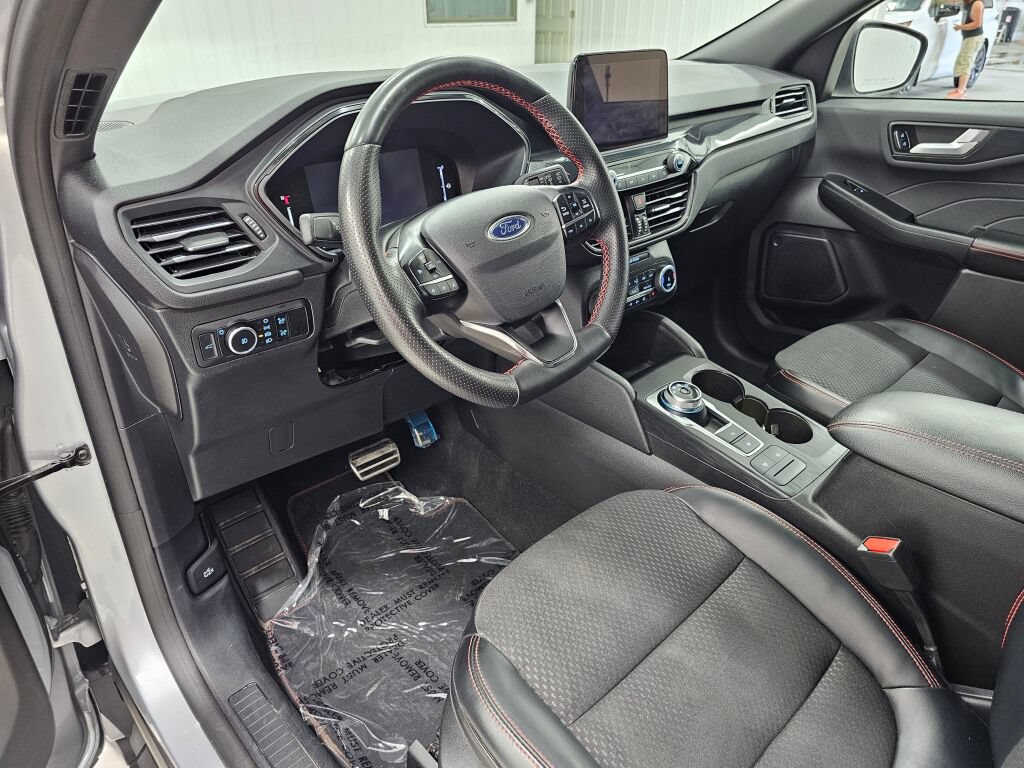 Used 2023 Ford Escape ST-Line Select AWD/4WD image 26