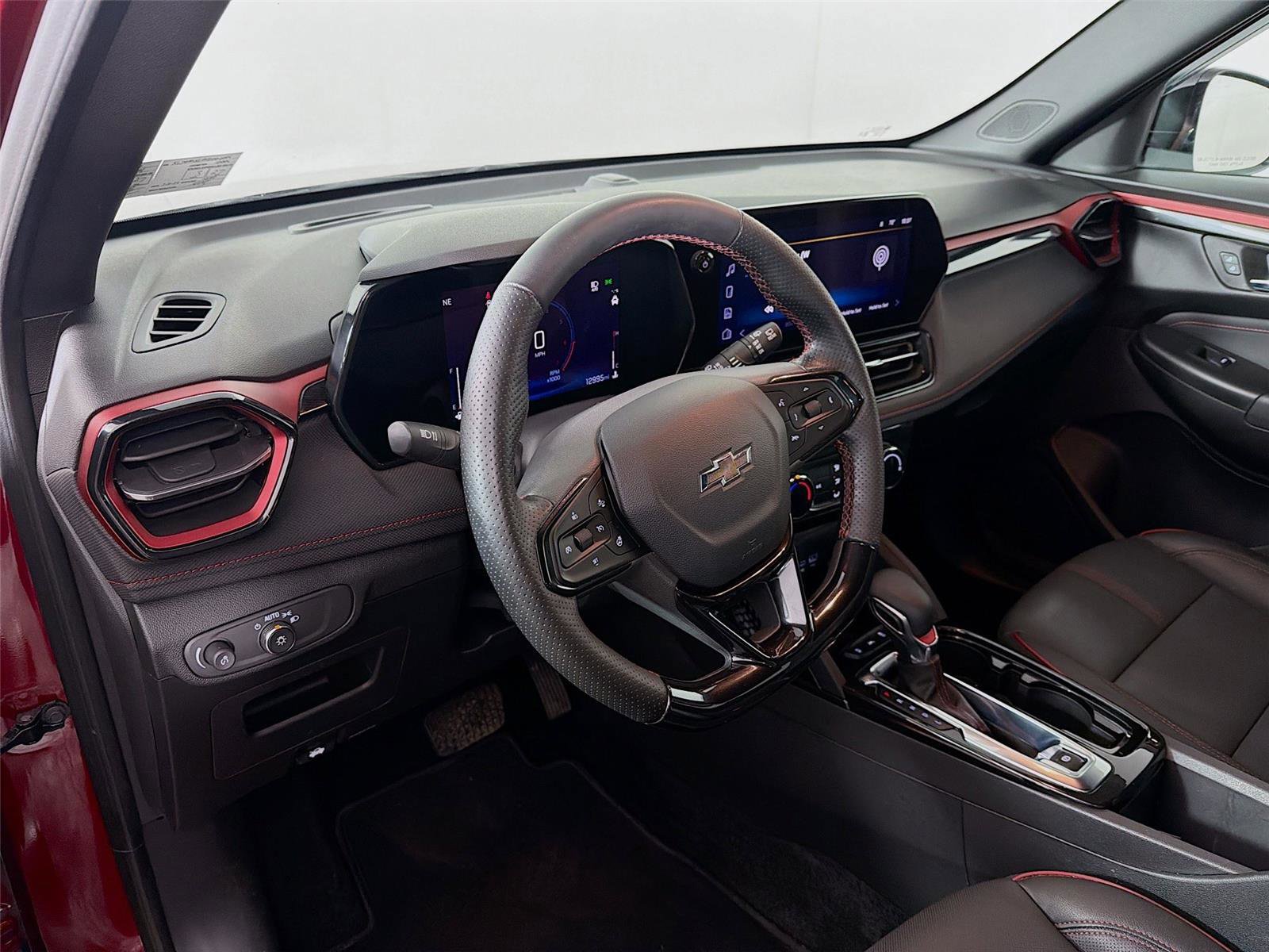 Used 2025 Chevrolet TrailBlazer RS w/ Driver Confidence Package AWD/4WD image 9