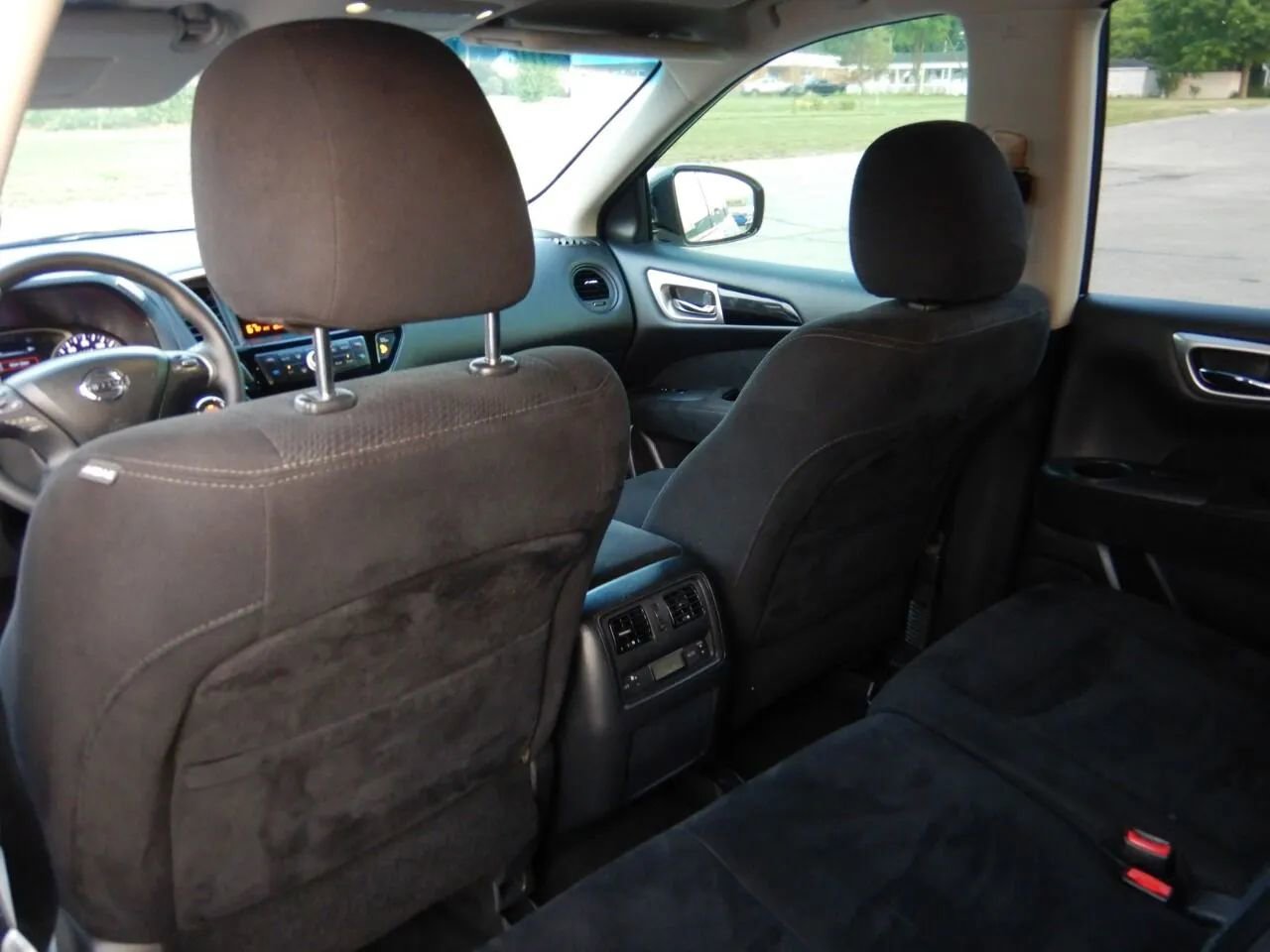 Used 2014 Nissan Pathfinder S image 30