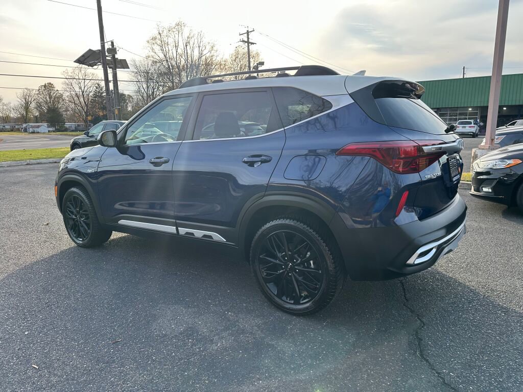 Used 2022 Kia Seltos Nightfall Edition image 5