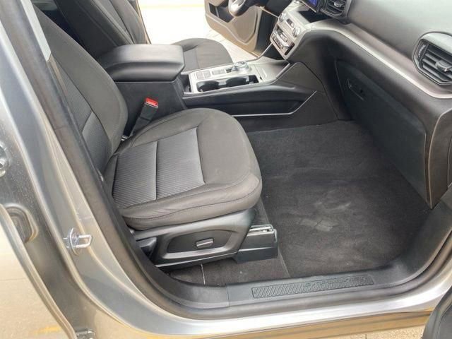 Used 2023 Ford Explorer XLT image 33