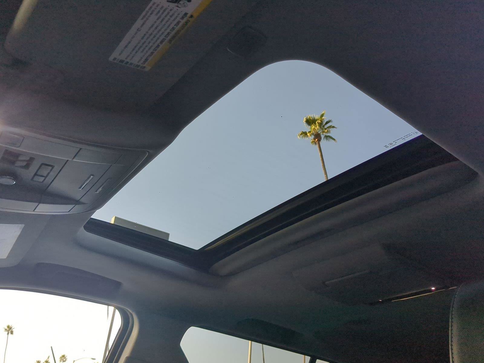 Used 2020 Chevrolet Suburban LT image 22