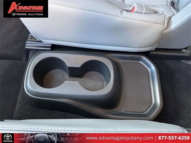 Used 2023 Toyota Highlander Limited image 14