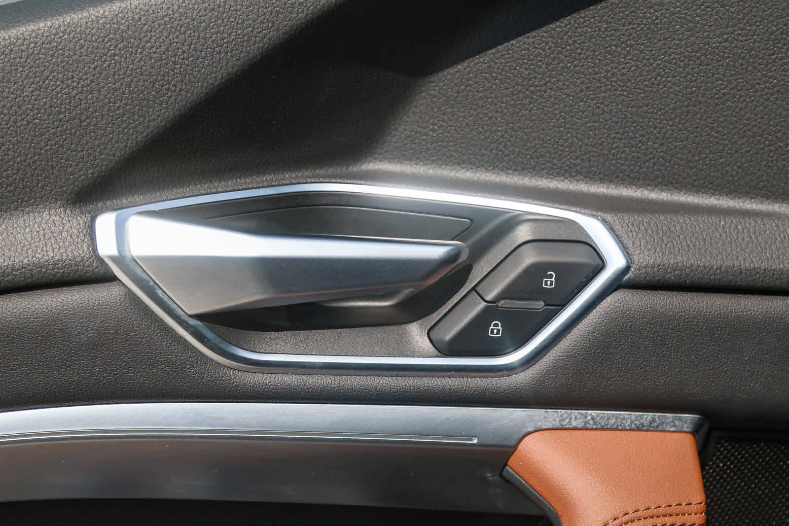 Used 2022 Audi e-tron Premium image 25