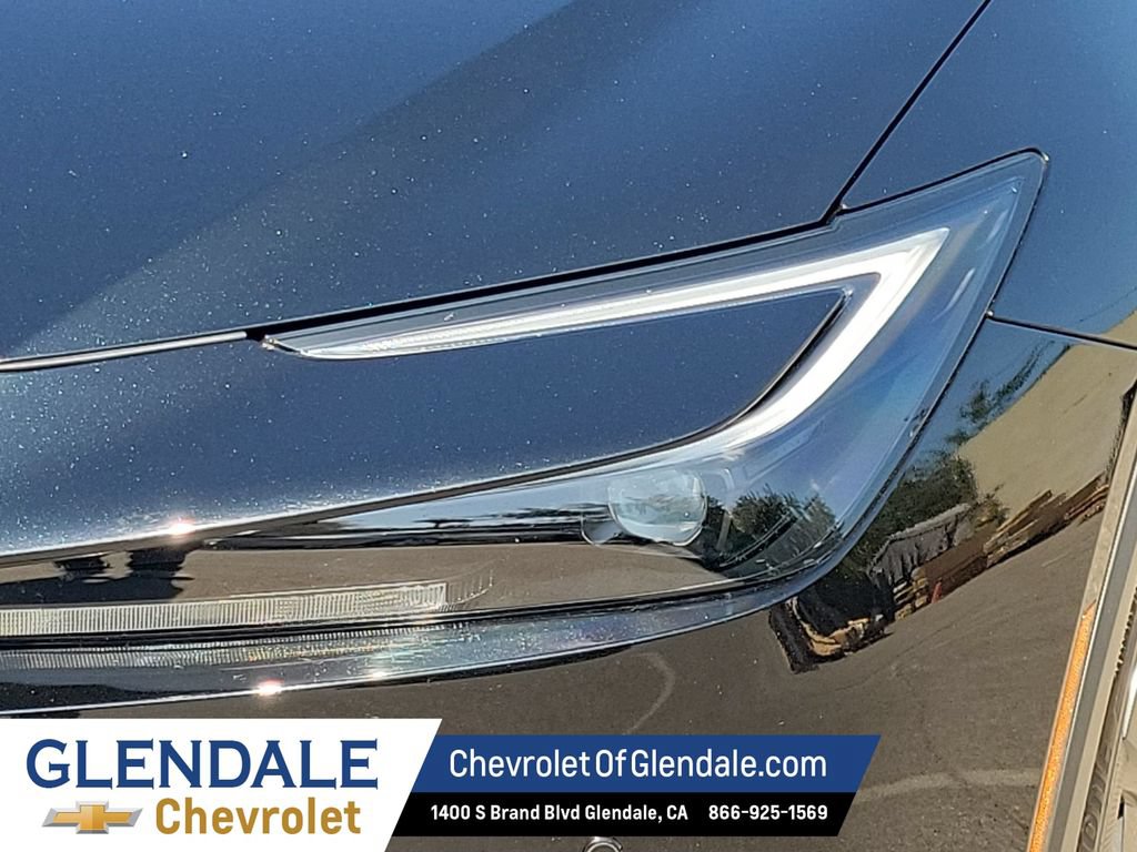 Used 2025 Toyota Prius LE AWD/4WD image 9