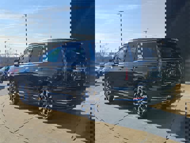 Used 2026 Cadillac Escalade Luxury w/ Touring Package image 5