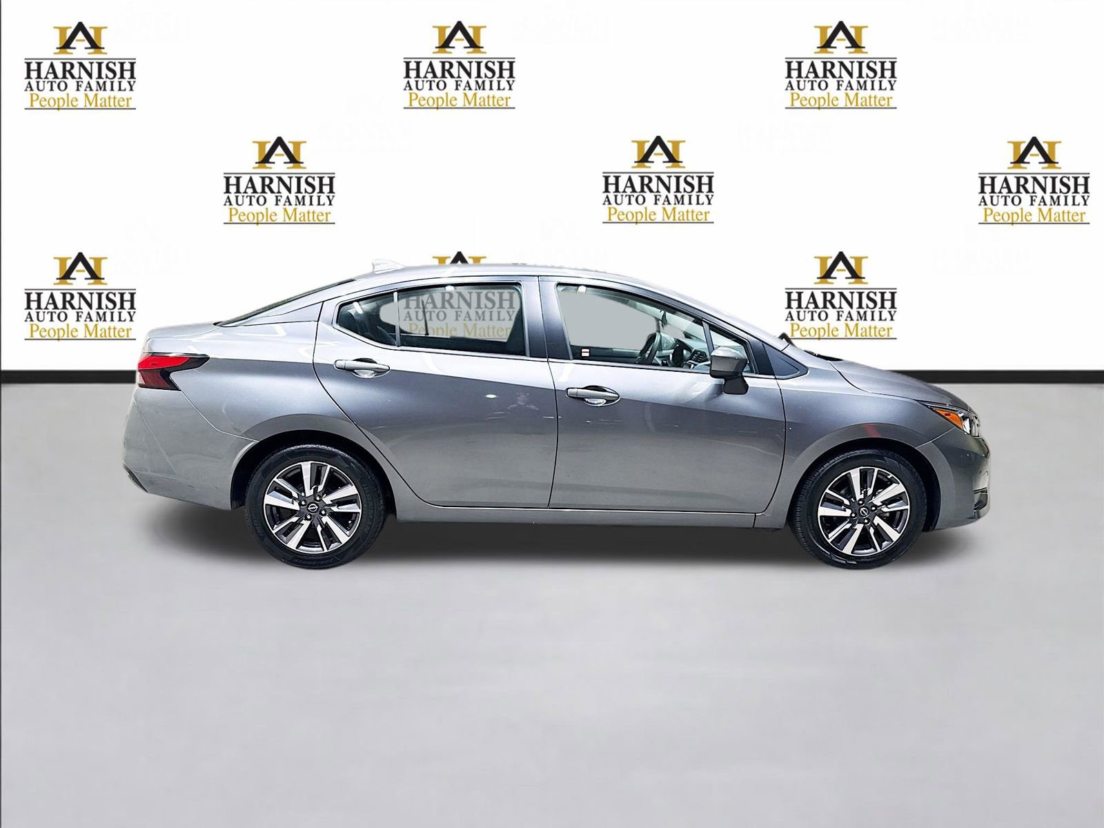 Used 2024 Nissan Versa SV image 4