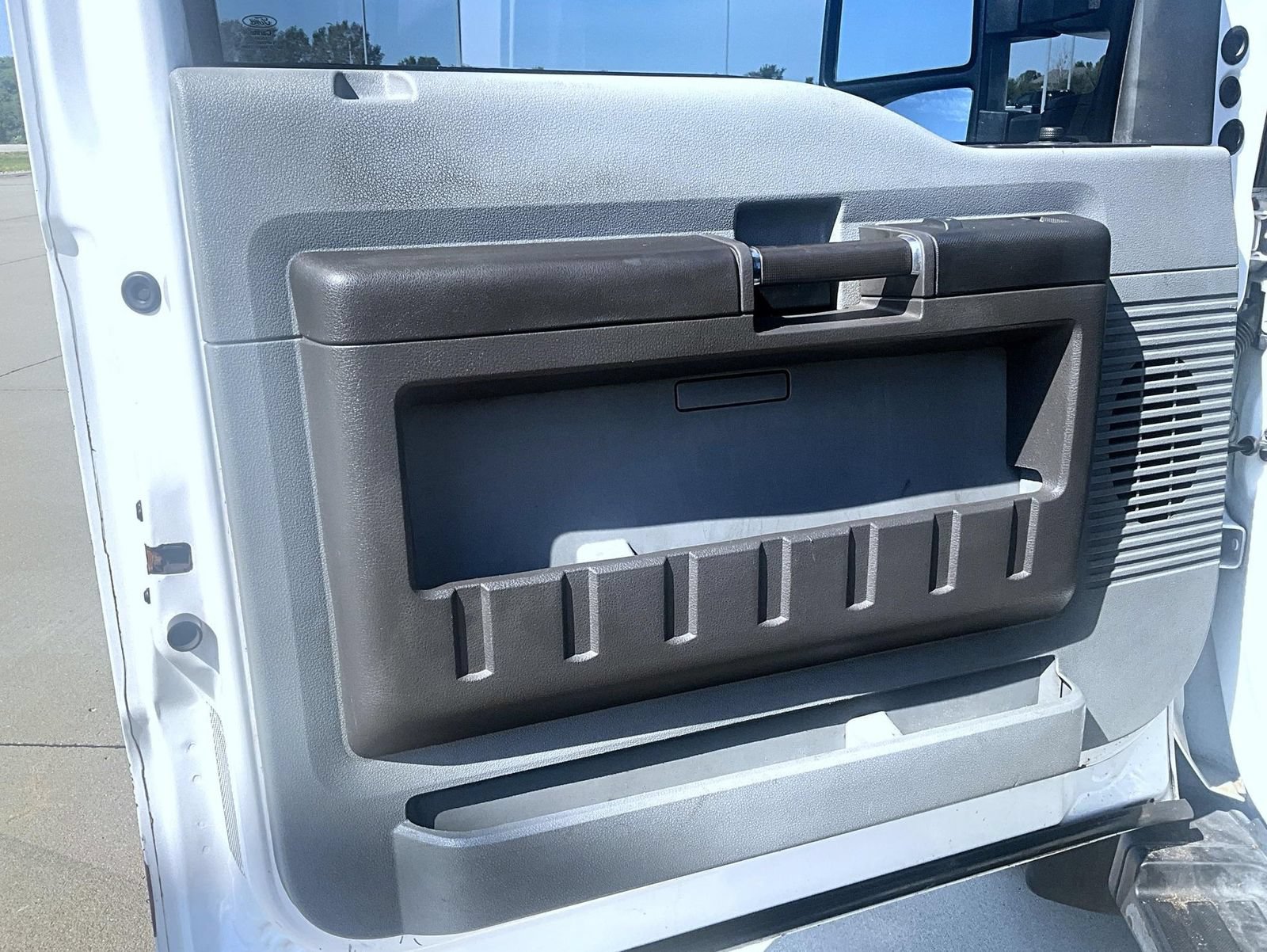 Used 2012 Ford F550 2WD Regular Cab Super Duty w/ Payload Upgrade Pkg image 9