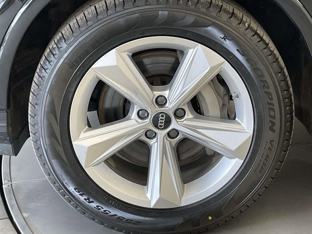 Used 2023 Audi Q7 2.0T Premium w/ Convenience Package image 11