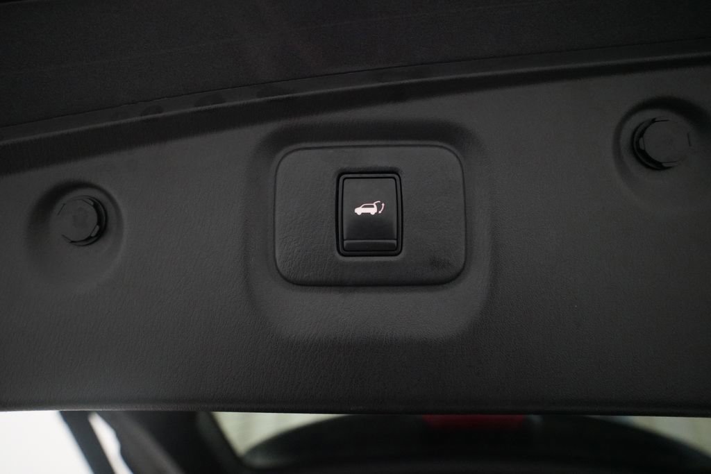 Used 2018 Nissan Pathfinder Platinum AWD/4WD image 15